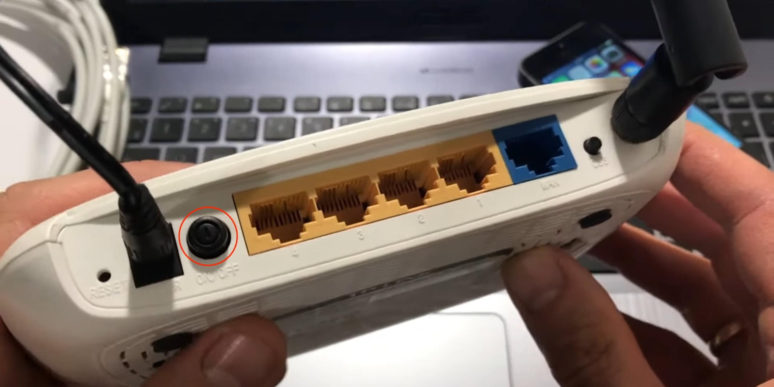 Как перезагрузить роутер через отключение питания Как перезагрузить роутер: через отключение питания