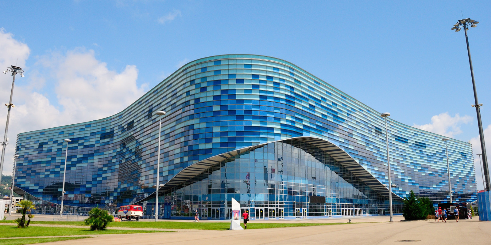 Где в России покататься на коньках: Iceberg Palace, Сочи