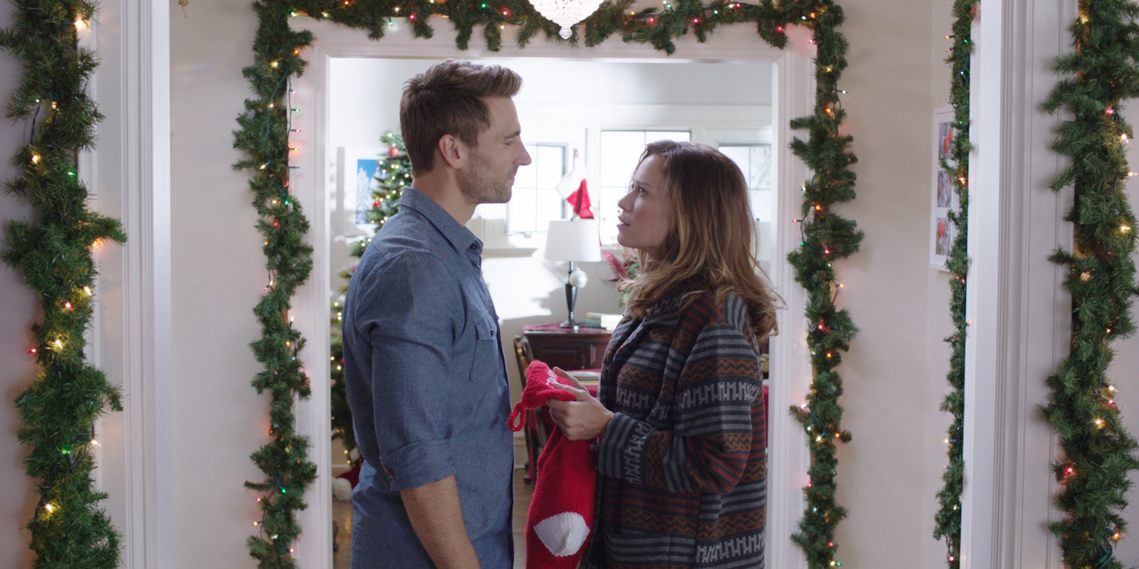 Кадр из фильма «Рождество в заснеженной гостинице»