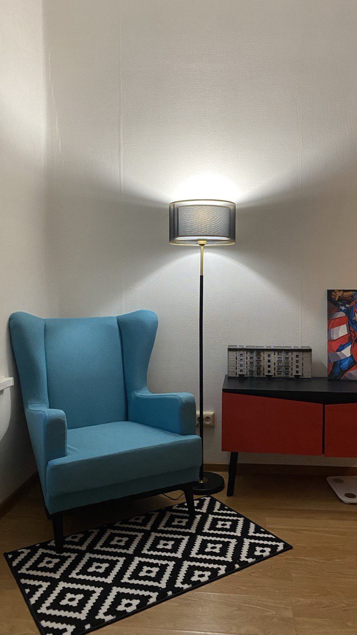 Пример яркого стиля Нужно ли тратить деньги на интерьер съёмного жилья: пример яркого стиля