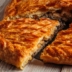 Сытный пирог из слоёного теста с говяжьим фаршем и тыквой