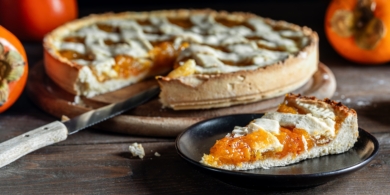 Сладкий пирог с хурмой на песочном тесте