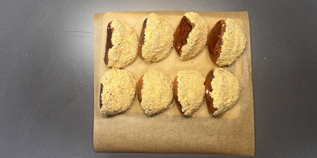 Булочки «Лакомка» с заварным кремом