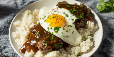 Гавайская подлива «Локо моко» для пюре, курицы и не только