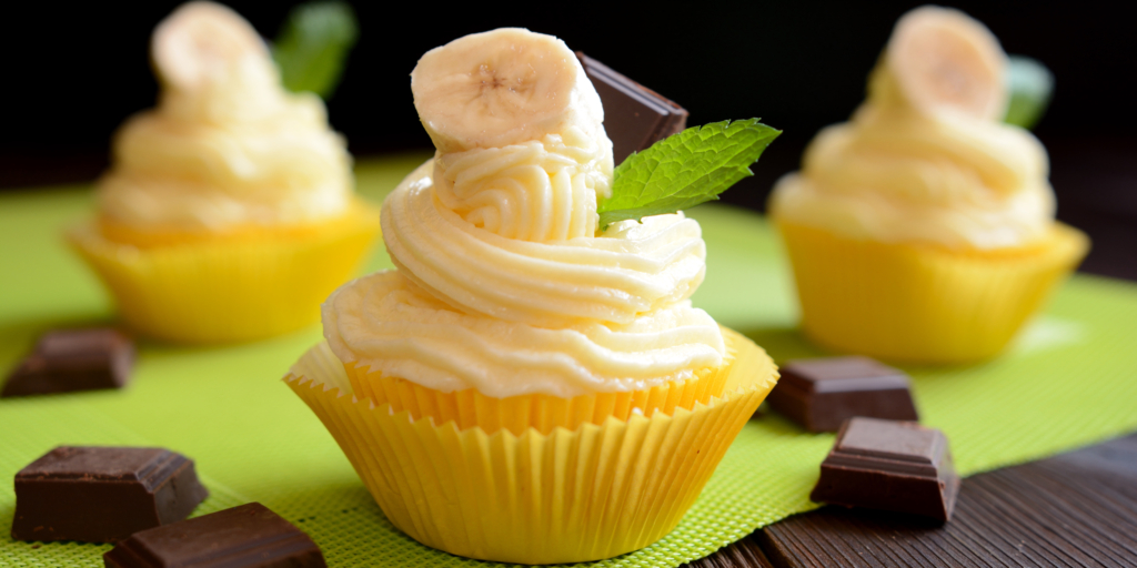 Выпечка с бананами: банановые капкейки с ванильным кремом