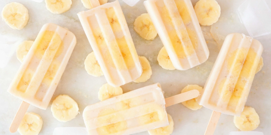 Десерт из бананов: мороженое с йогуртом