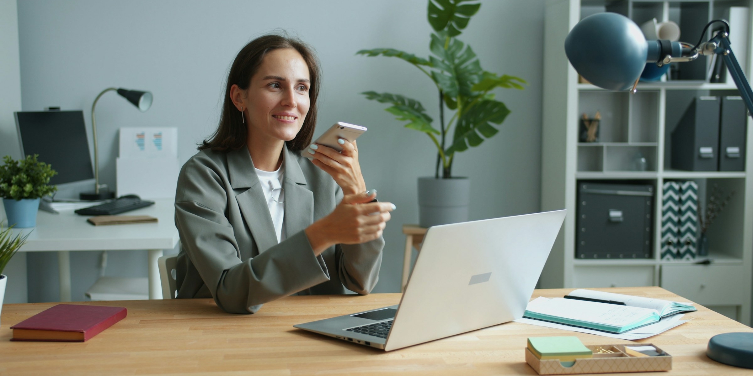 Клавиатуры уйдут в историю: поколение альфа перейдёт на голосовые сообщения в работе