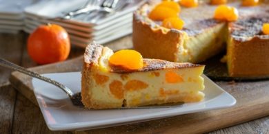 Сладкая творожная запеканка из мягкого творога с мандаринами