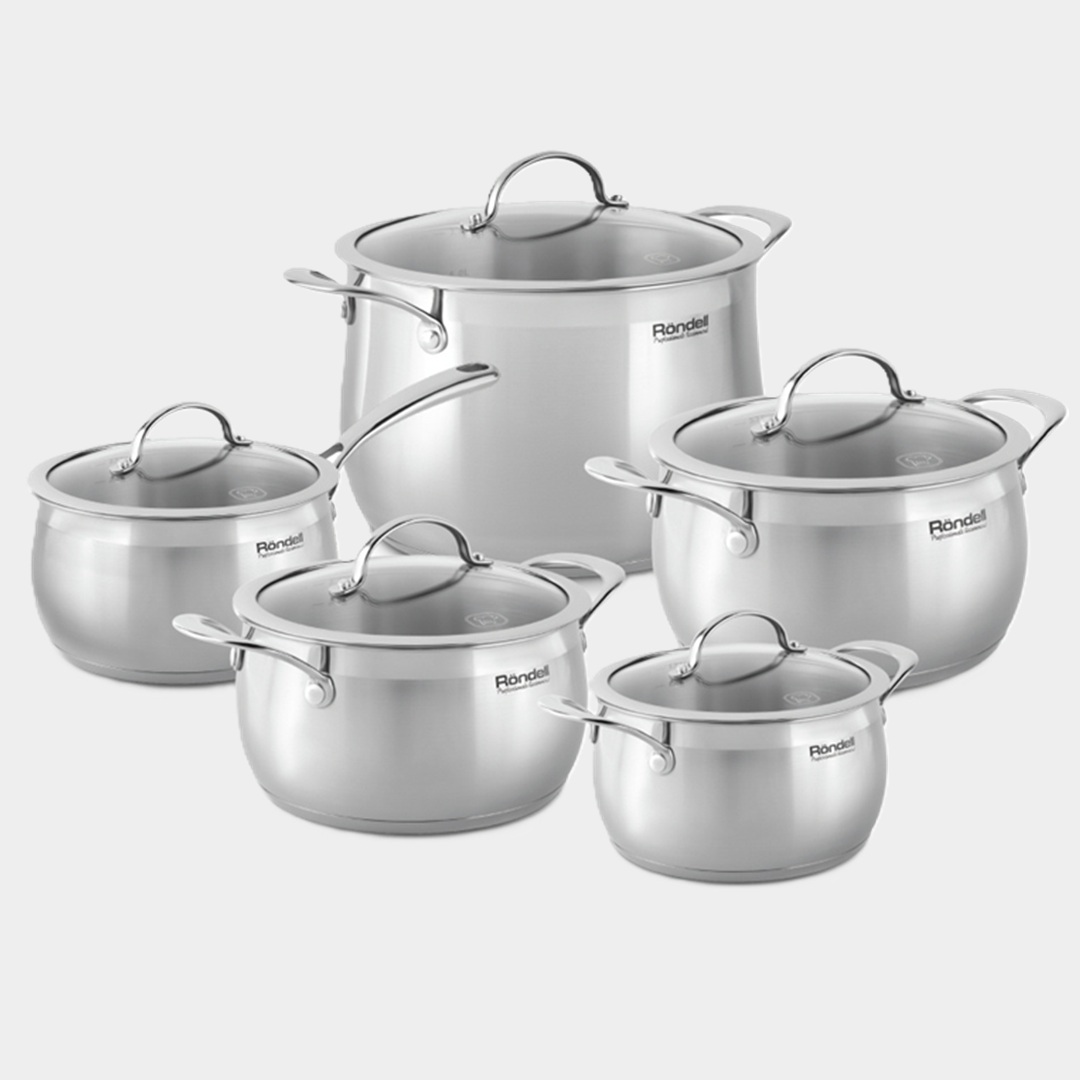 Набор посуды из десяти предметов