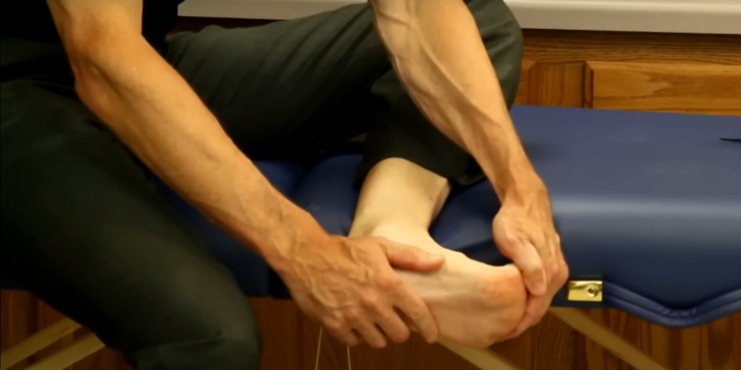 Сгибайте пальцы ног Как правильно делать массаж стоп: сгибайте пальцы ног