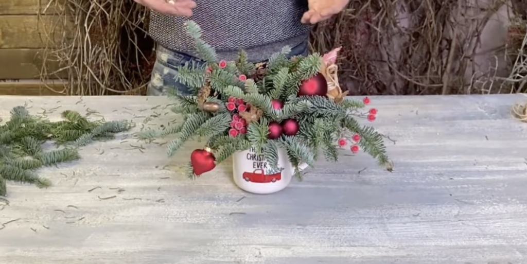Новогодний букет в кружке Новогодний букет из веток своими руками в кружке
