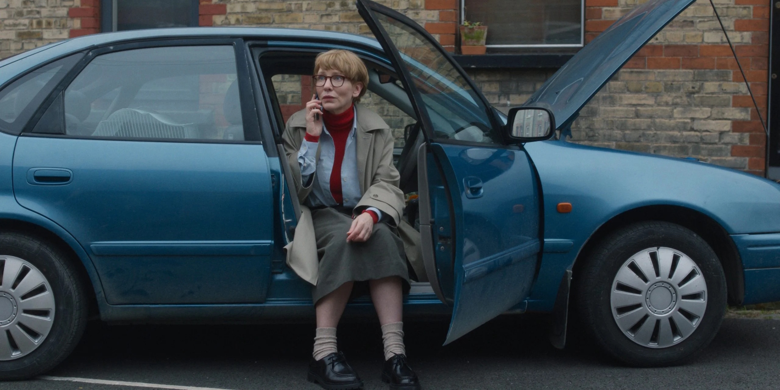 Кадр из фильма «Отец мать сестра брат» 2025 года