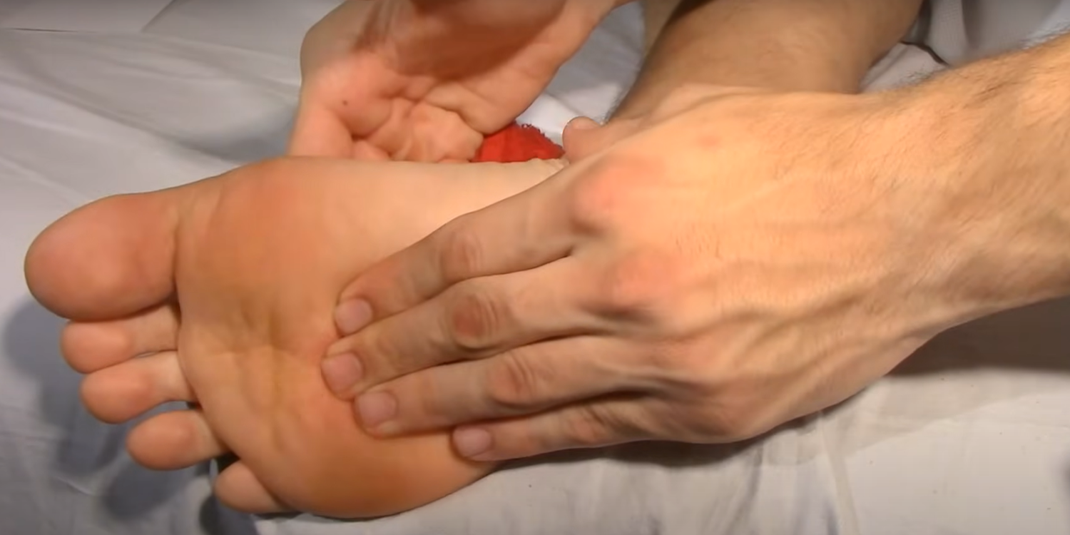 Приступите к массажу свода стопы Приступите к массажу свода стопы