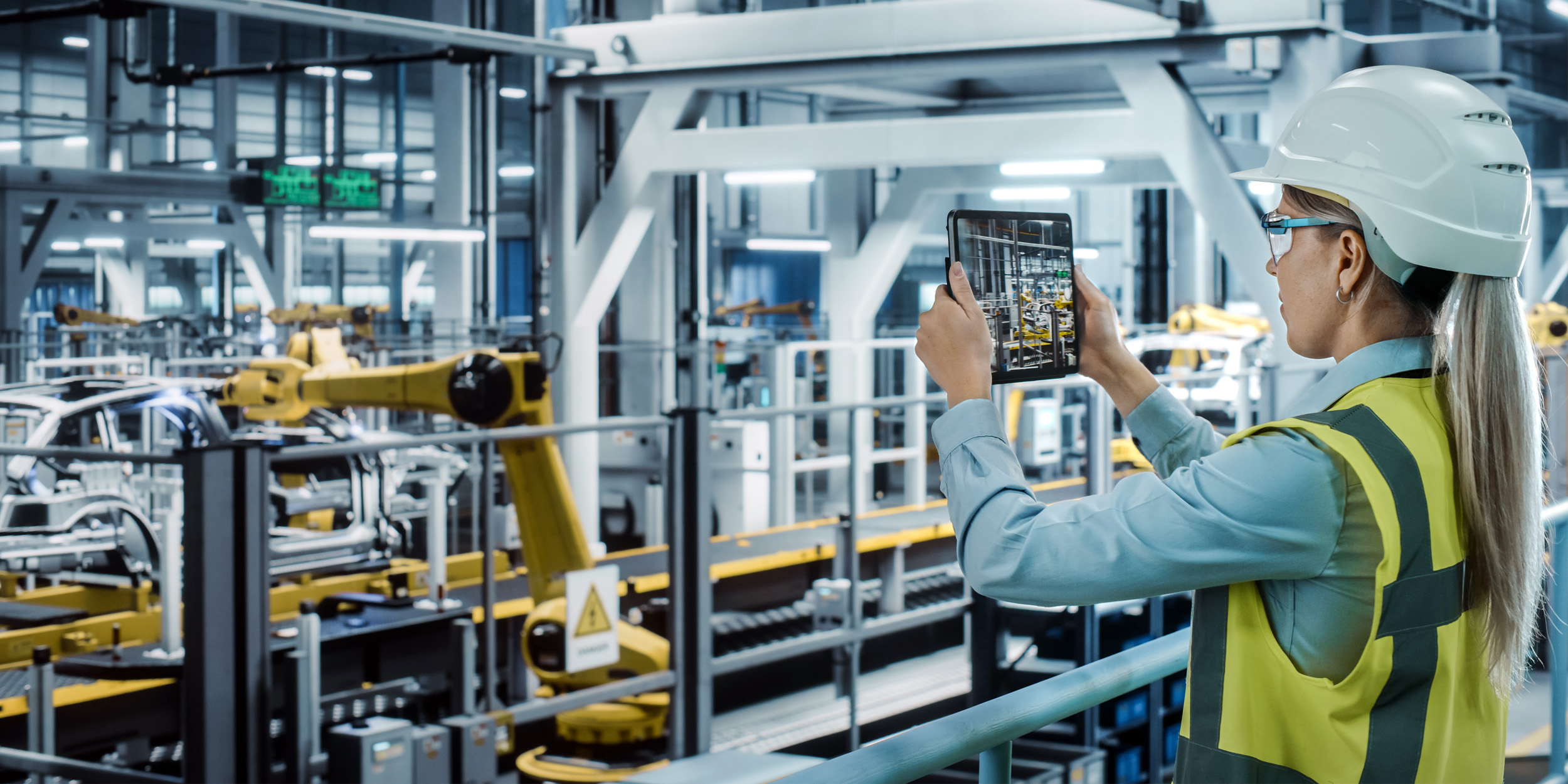 От конвейера до аптеки: в каких сферах роботы работают наравне с людьми