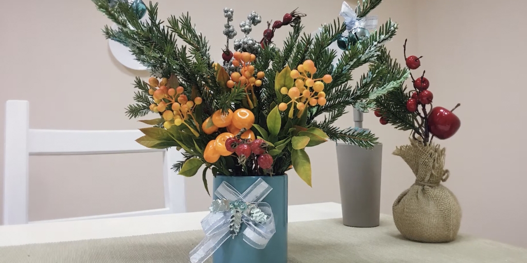 Новогодний букет в коробке Новогодний букет из ёлочных веток своими руками в коробке