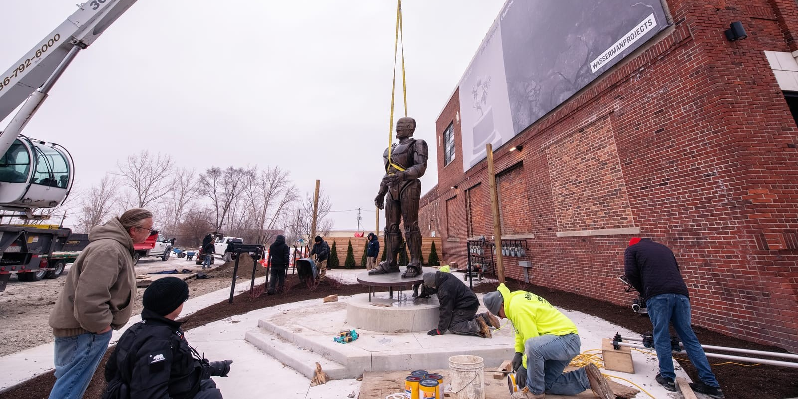 памятник робокопу