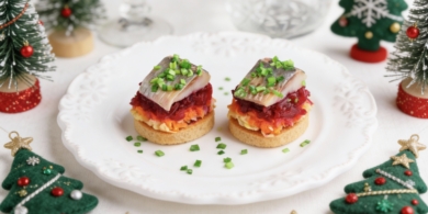 Новогодние бутерброды «Селёдка под шубой»