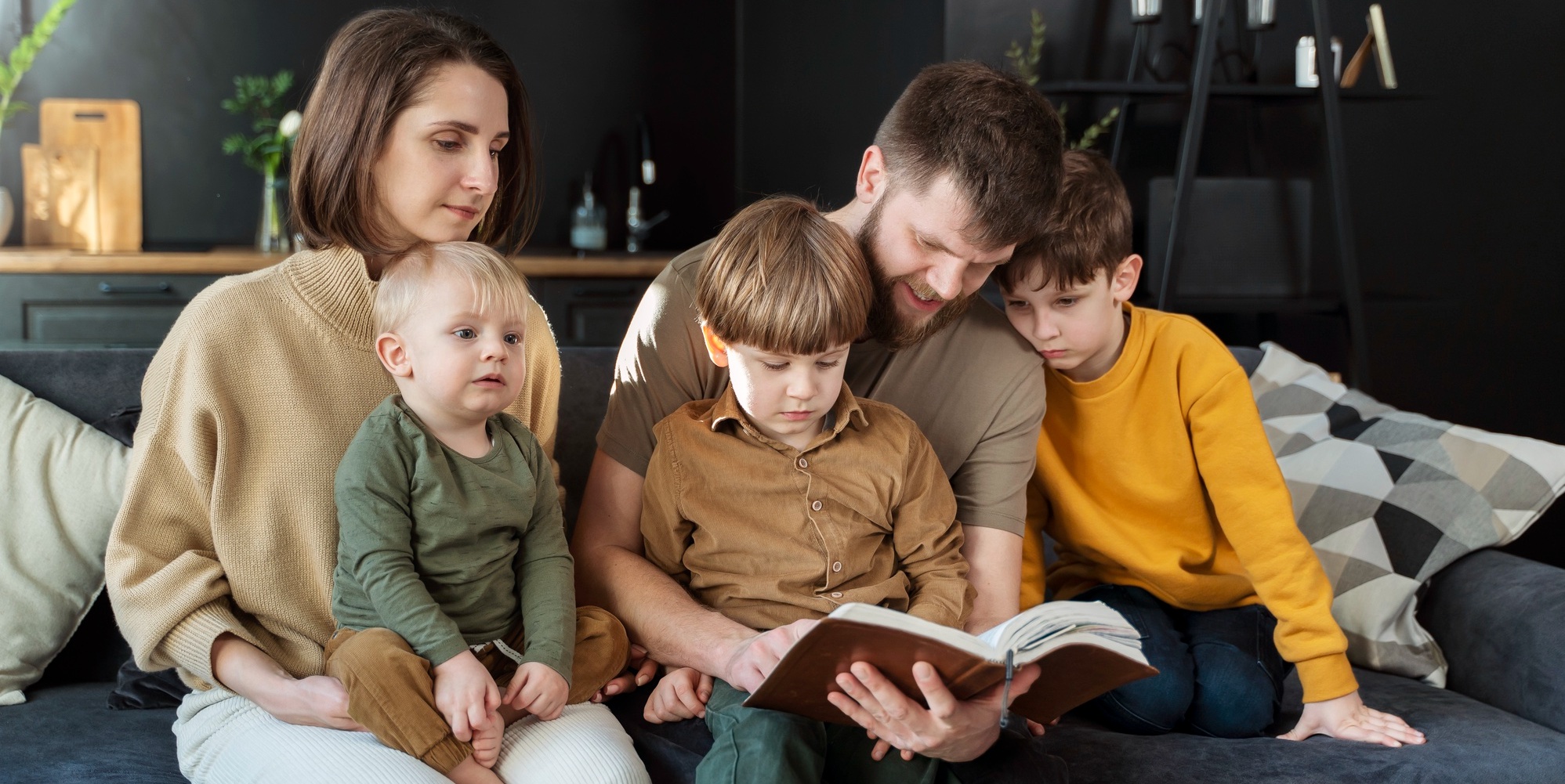 С 2026 года работающие родители двоих и более детей смогут получить ежегодную семейную налоговую выплату