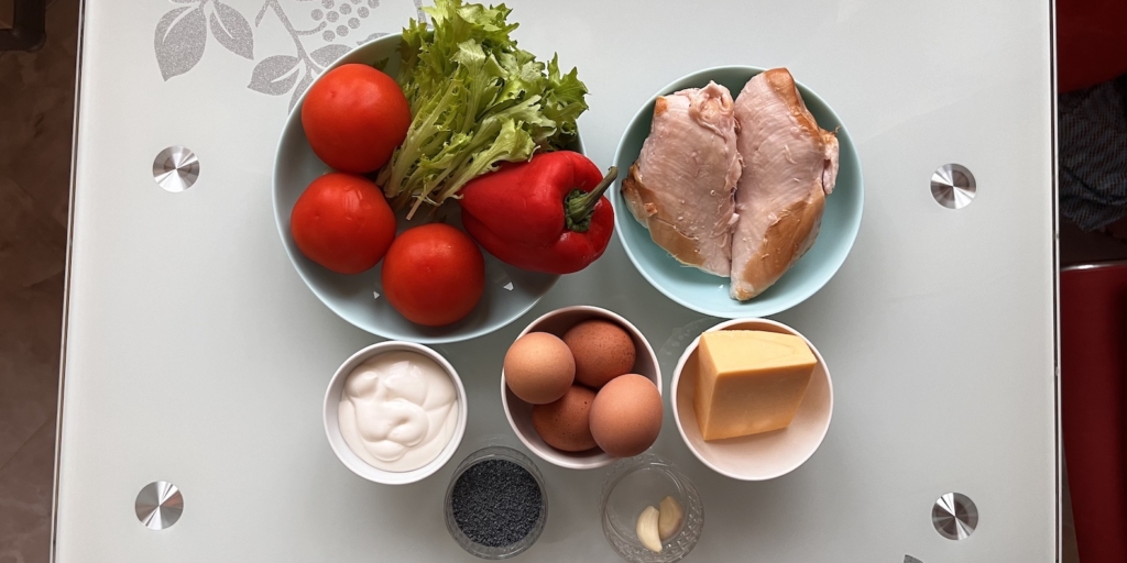 Подготовьте ингредиенты для салата «Курица под кайфом» Подготовьте ингредиенты для салата «Курица под кайфом»