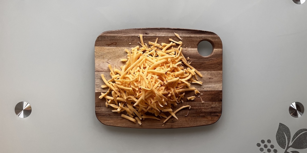 Натрите сыр Салат «Курица под кайфом»: Натрите сыр