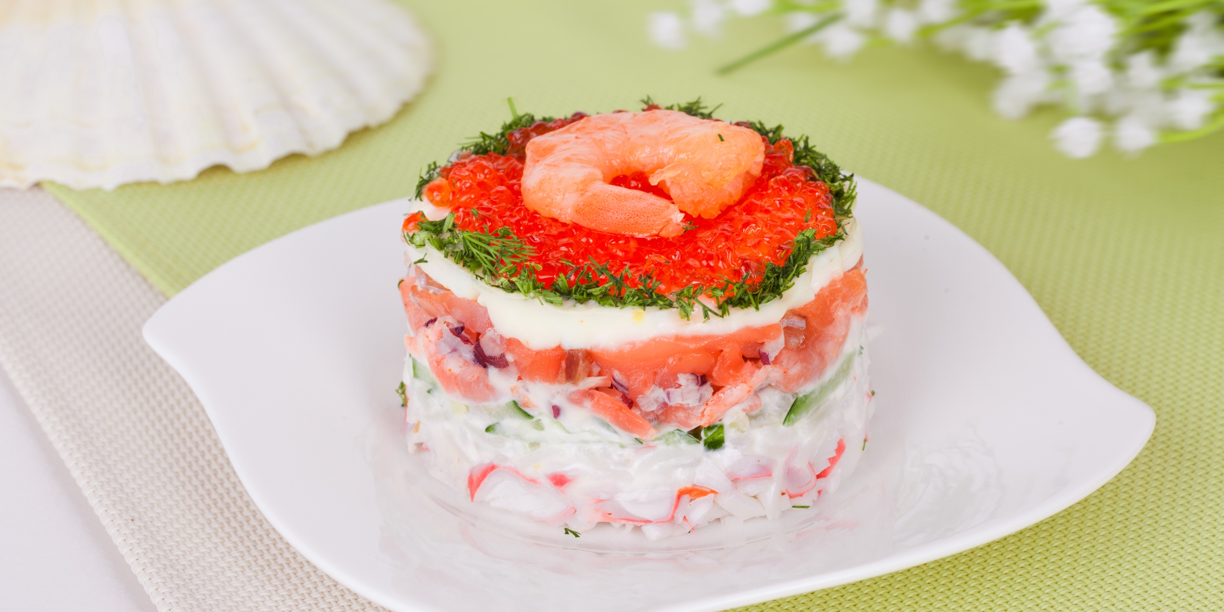 Изумительный новогодний салат «Морской торт»: рецепт