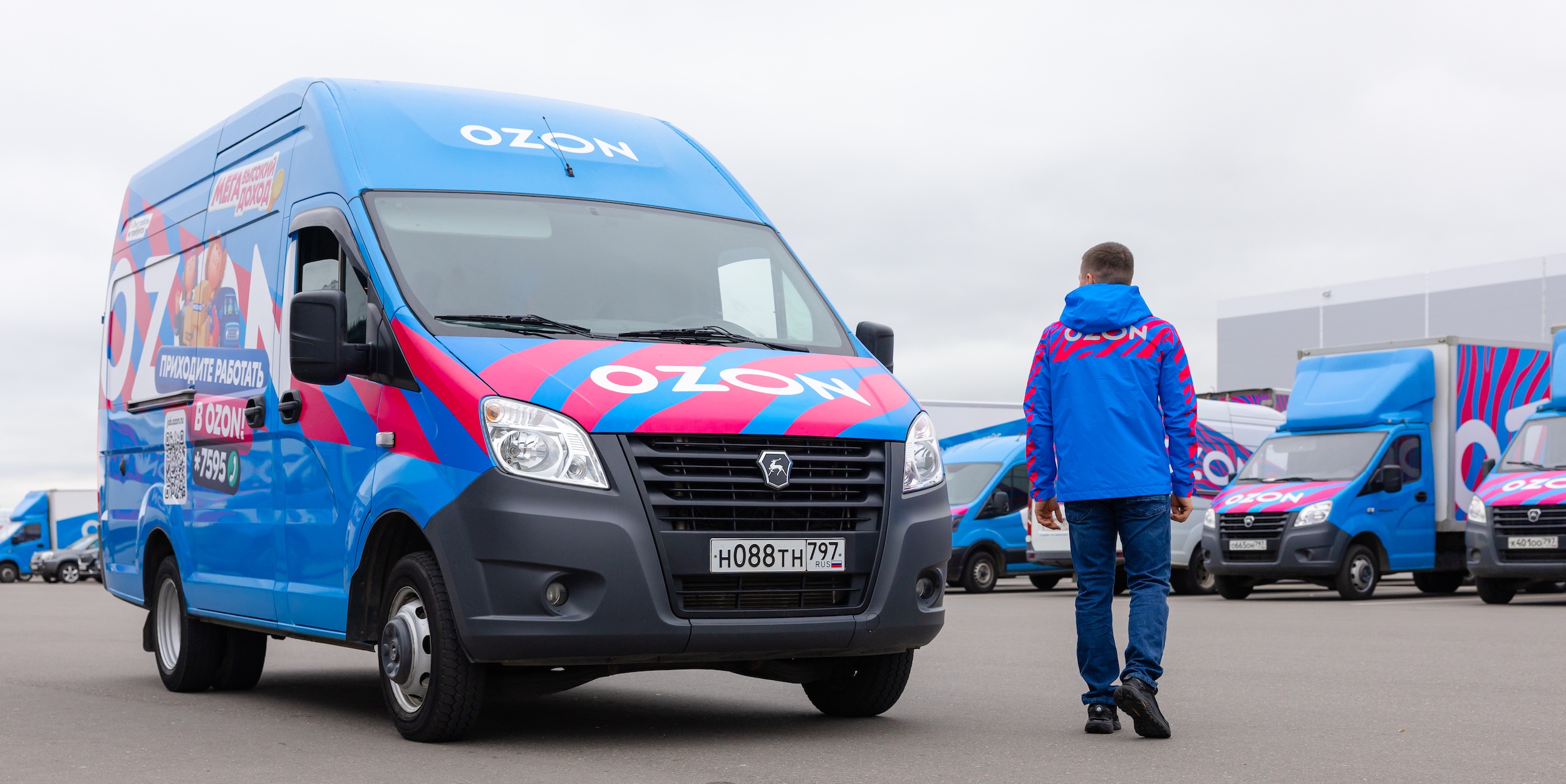 Ozon провёл праздничный марафон для курьеров «Всё путём»