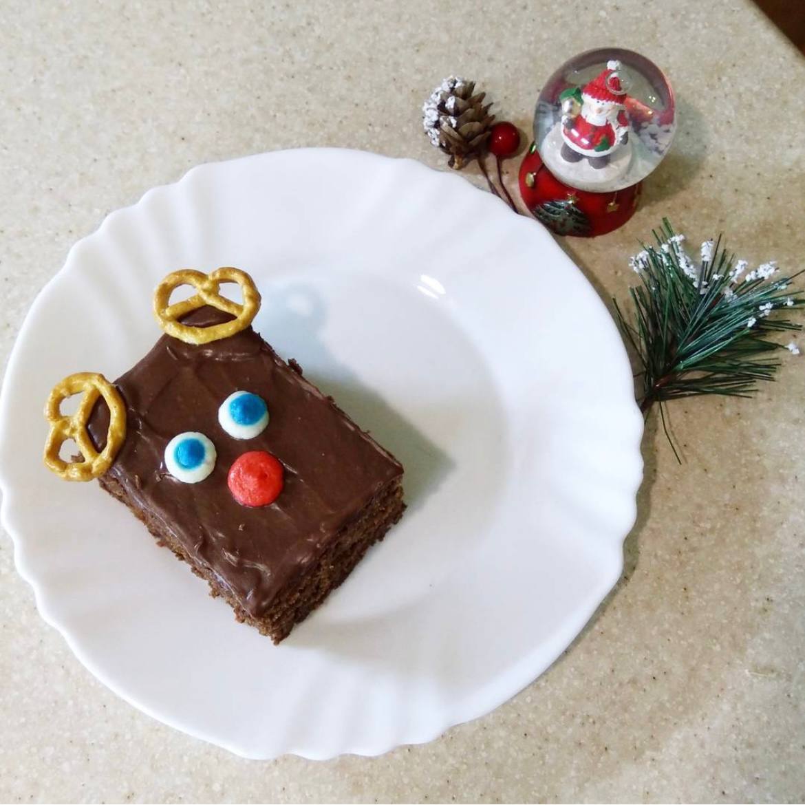 Как призвать новогоднее настроение: приготовьте блюда с новогодним декором