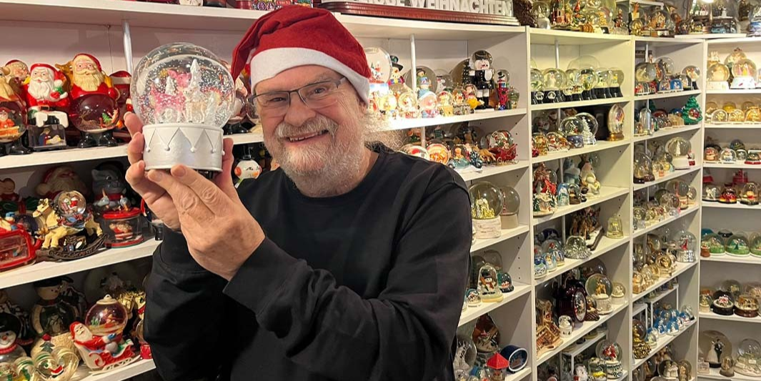 Немец собрал самую большую коллекцию снежных шаров и установил мировой рекорд
