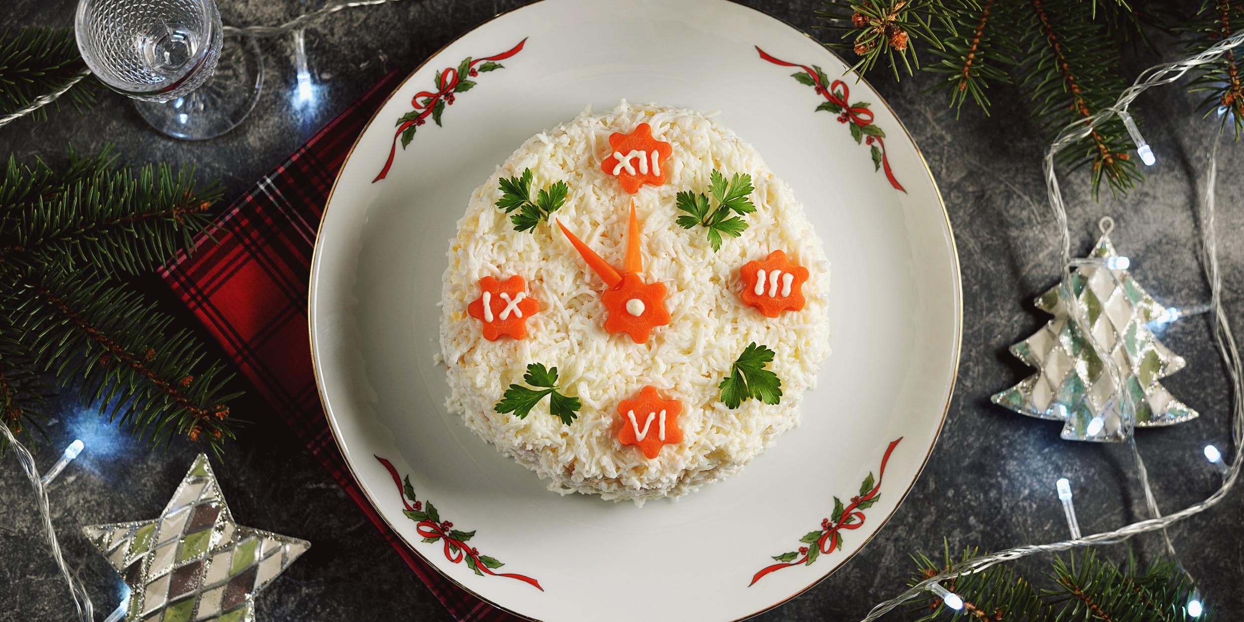 Салат «Часы» на Новый год с курицей и морковью по-корейски: рецепт