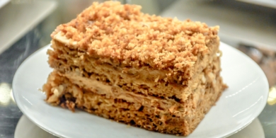 Самый простой торт без выпечки из трёх ингредиентов