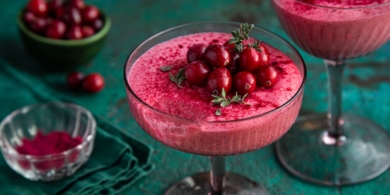 Нежный клюквенный мусс со сливками