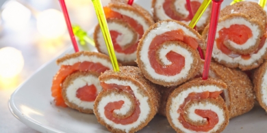 Суперпростые канапе из рыбных рулетиков