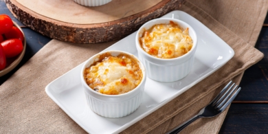 Ароматный и нежный жюльен с копчёной курицей и грибами