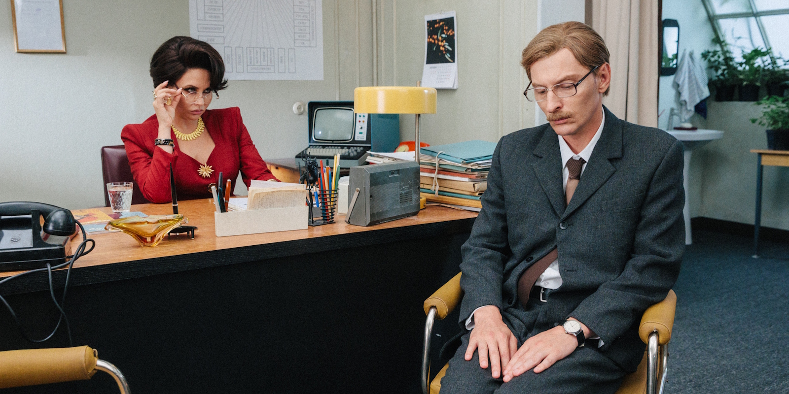 Кадр из фильма «Невероятные приключения Шурика» Кадр из фильма «Невероятные приключения Шурика» 2025 года