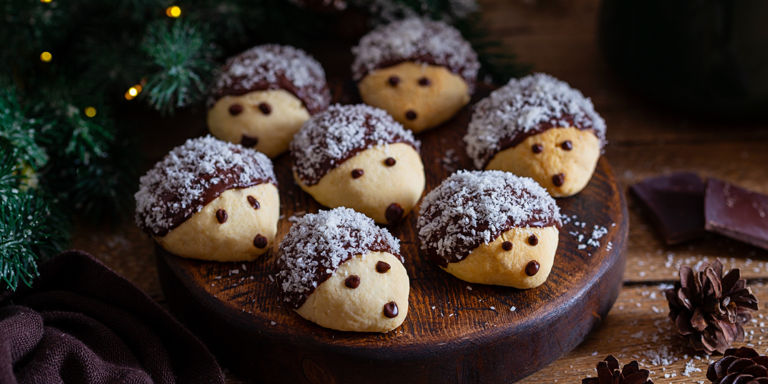 Песочное печенье «Ёжики» с шоколадом и кокосовой стружкой: рецепт