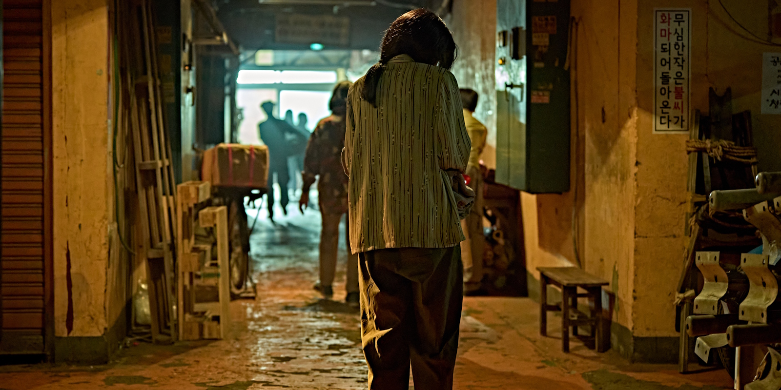 Кадр из фильма «Без лица» Кадр из фильма Ён Сан-хо «Без лица»