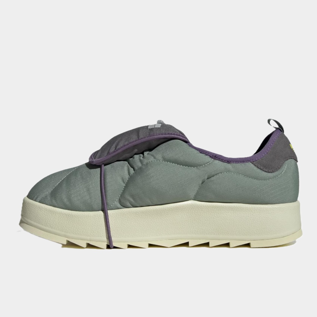 10. Дутики adidas Puffylette 