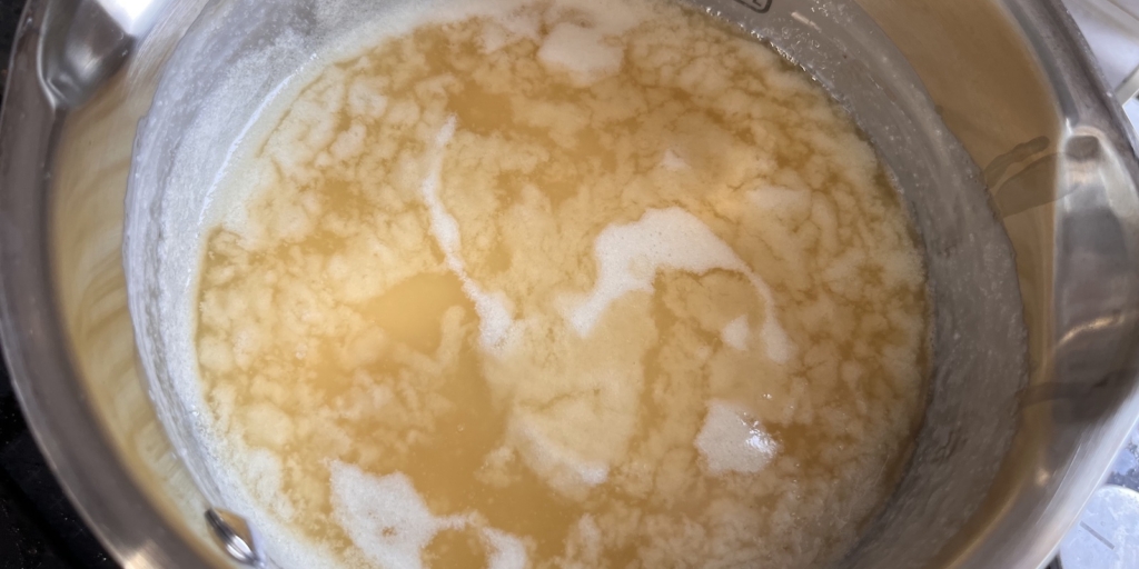 Торт «Гусиные лапки» с вишней и шоколадной глазурью по ГОСТу: Добавьте коньяк