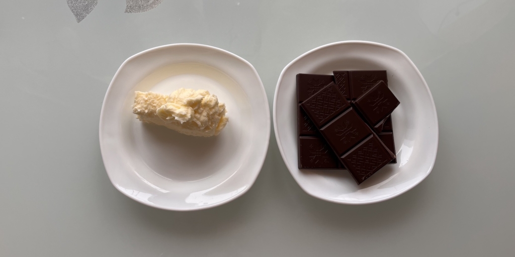 Торт «Гусиные лапки» с вишней и шоколадной глазурью по ГОСТу: Подготовьте ингредиенты для глазури