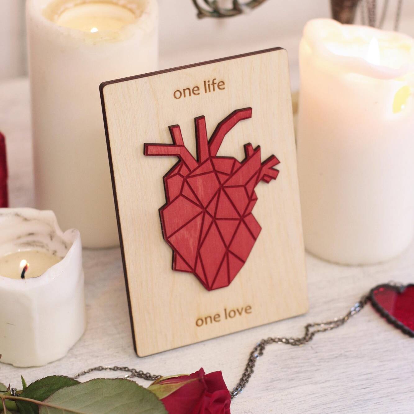 6. Валентинка с реалистичным сердцем