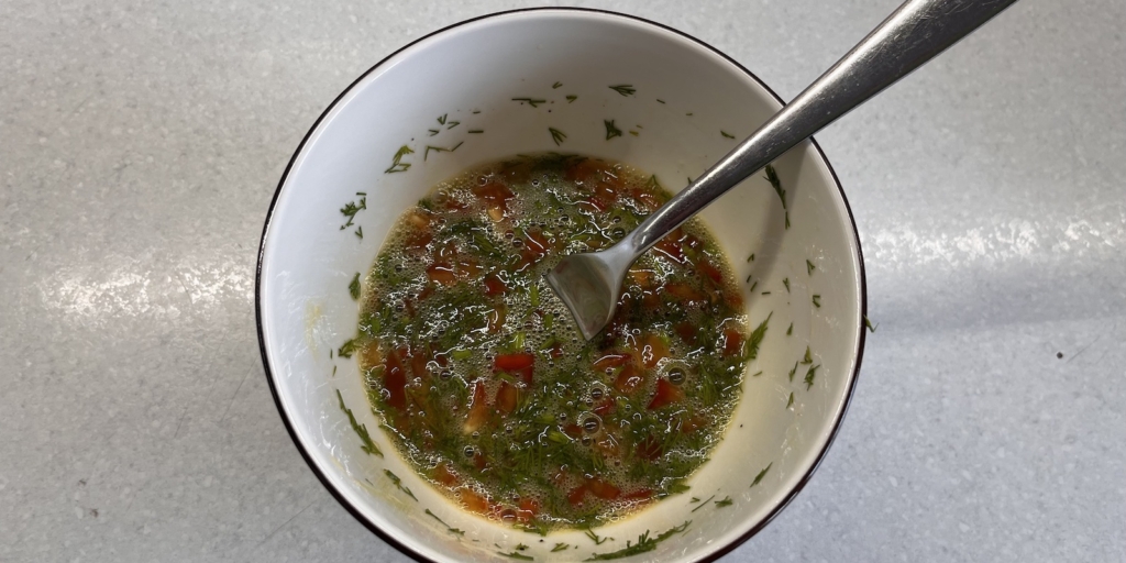 Рецепты в вафельнице: омлет с болгарским перцем и зеленью