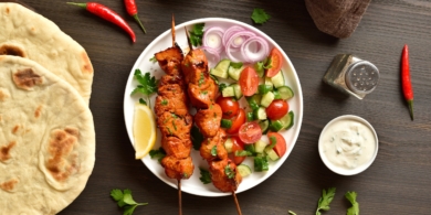 Простая курица тандури на шпажках в духовке