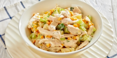 Простой ПП-салат из курицы и кукурузы без лишних хлопот