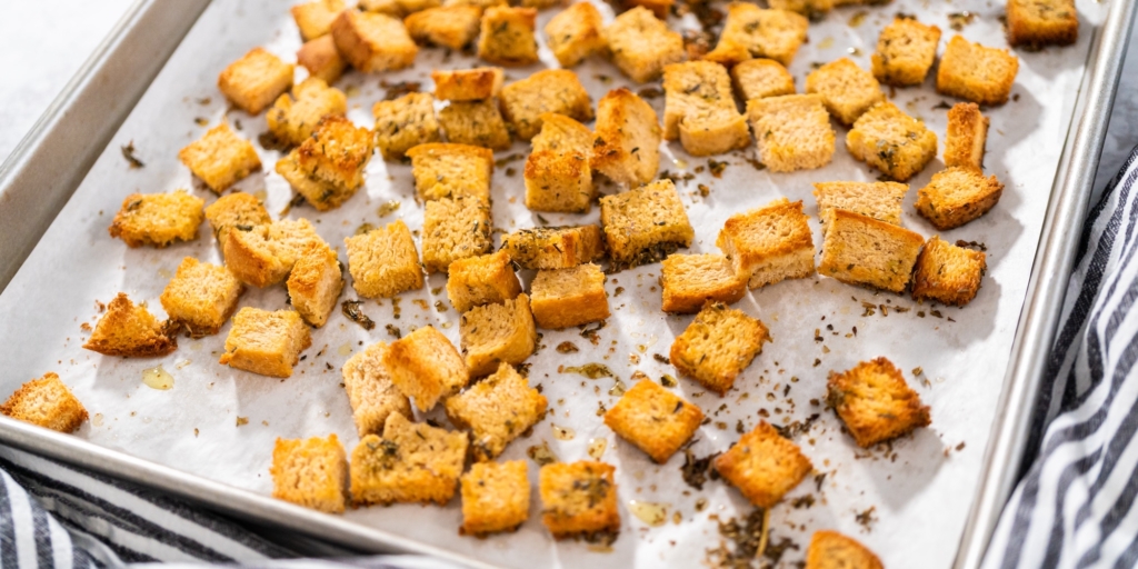 Сухарики с пряными травами