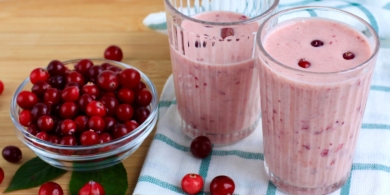 Полезный смузи с клюквой и бананом за 5 минут