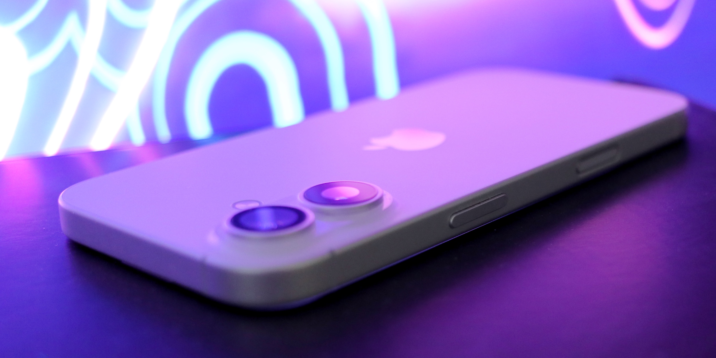 Личный опыт: 4 месяца с iPhone 17 — лучшим и скучнейшим айфоном 2026 года