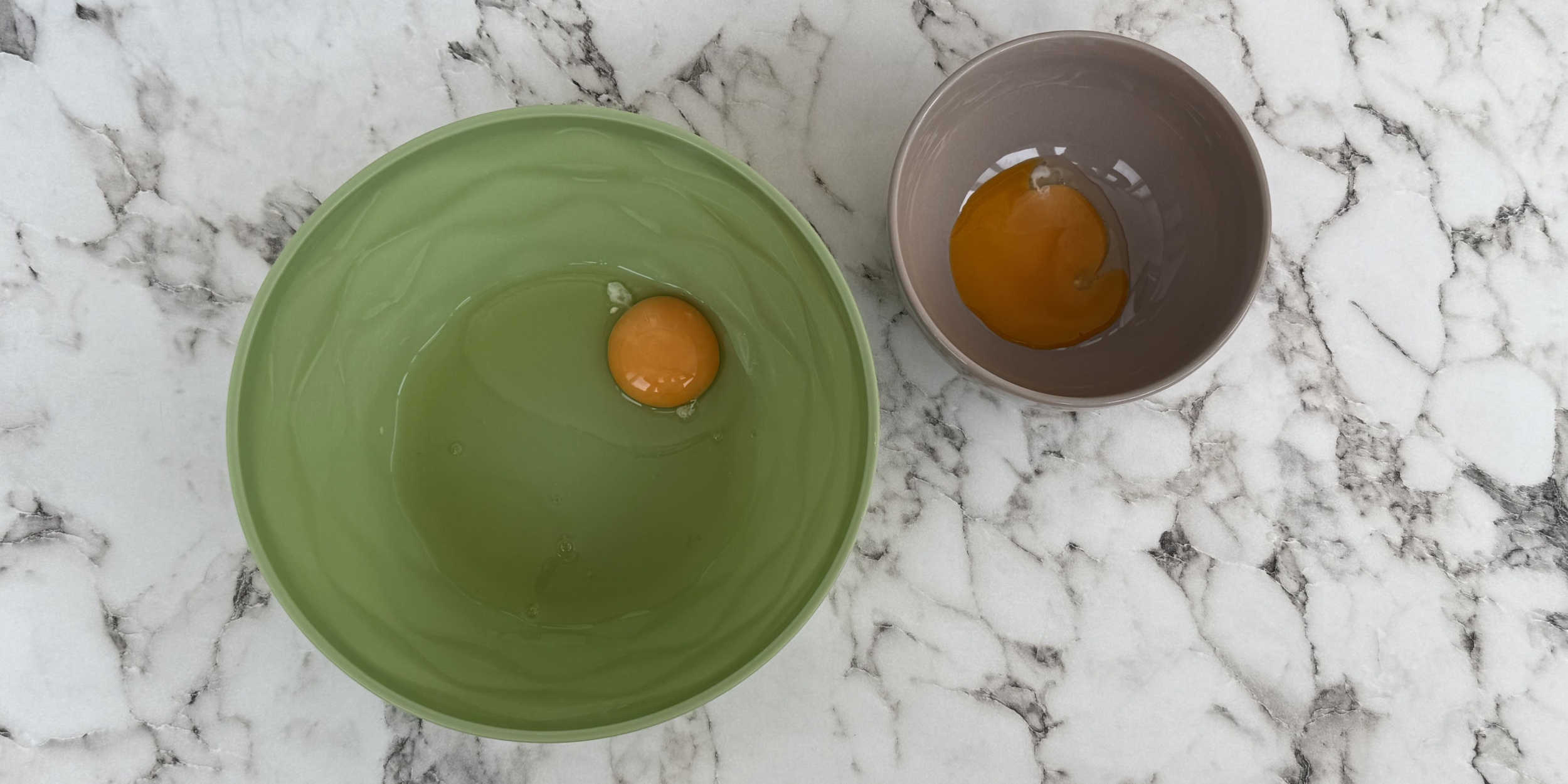 Творожные бейглы с сыром: отделите белок от желтка