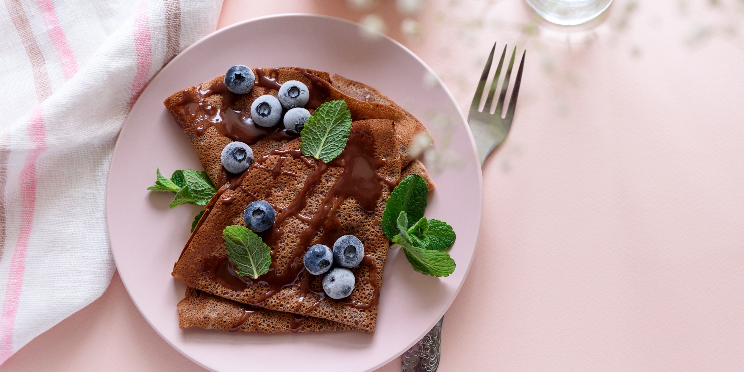 Рецепт шоколадных блинов на дрожжах