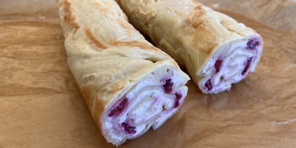 Финский блин, рецепт: Украсьте финский блин сахарной пудрой