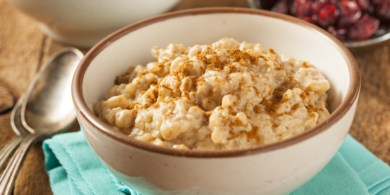 Нежнейший рисовый пудинг с сухофруктами и корицей на завтрак